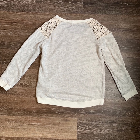 Pink.Rose Gray Sweatshirt w lace shoulder details - Picture 4 of 4